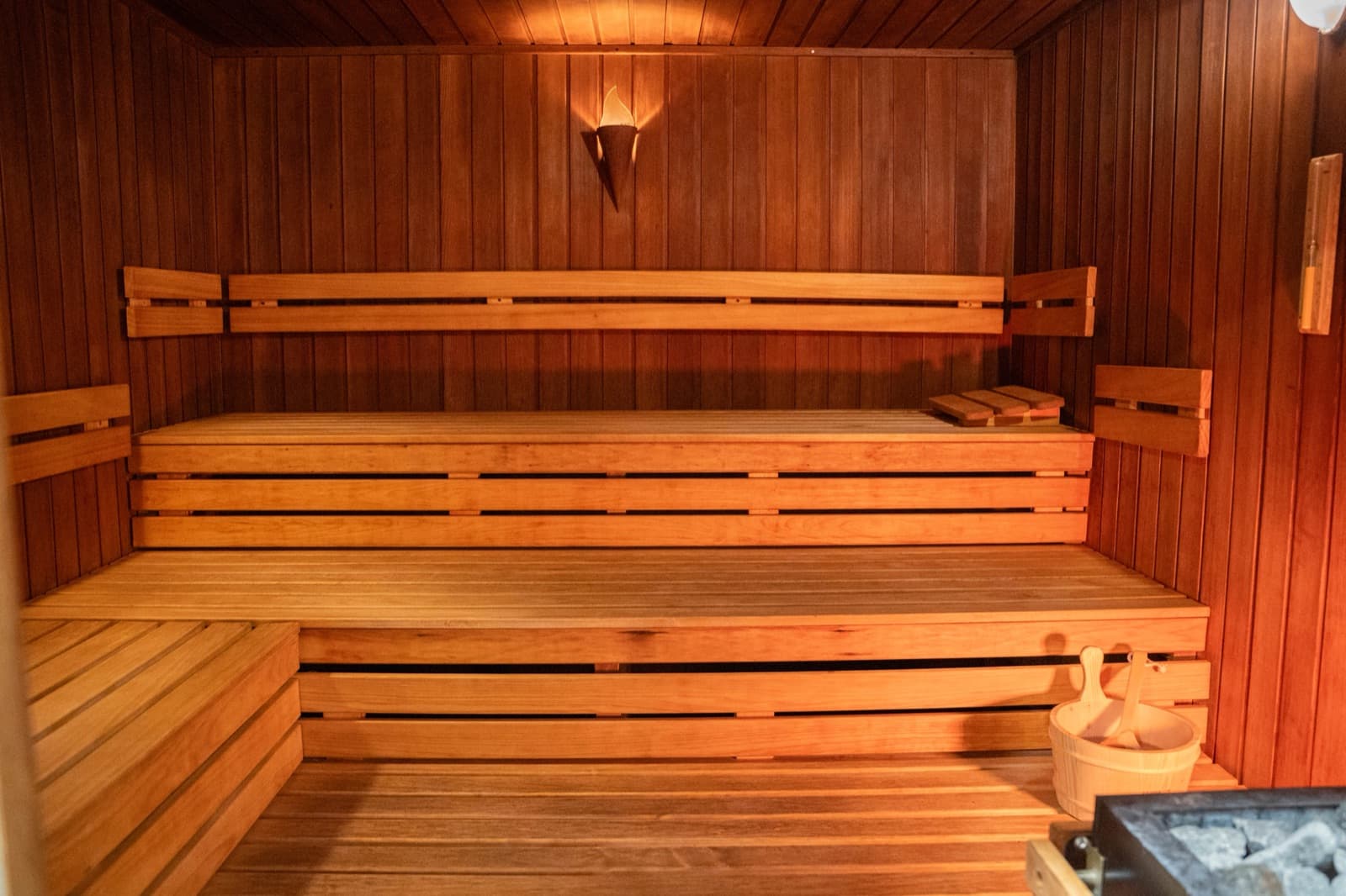 Sauna sucha w klubie Fabryka Zdrowia we Wronkach
